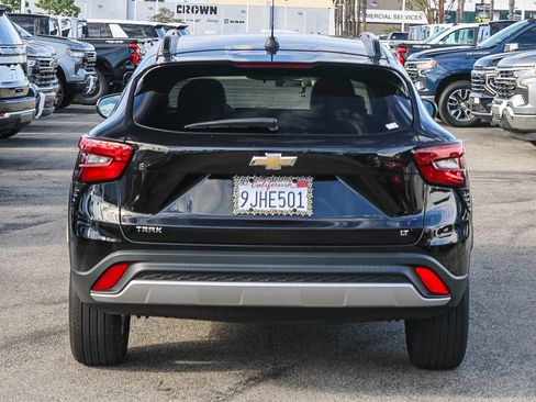 Used 2024 Chevrolet Trax LT w/ Driver Confidence Package FWD image 7