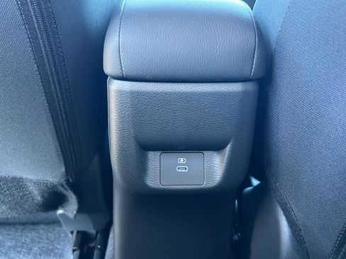 New 2025 Nissan Versa SR w/ Trunk Package image 21