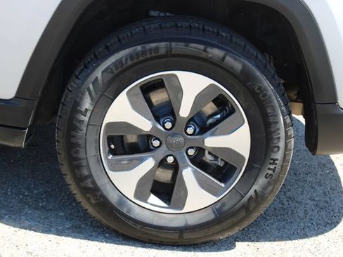 Used 2024 Jeep Grand Cherokee Limited 4xe AWD/4WD image 8