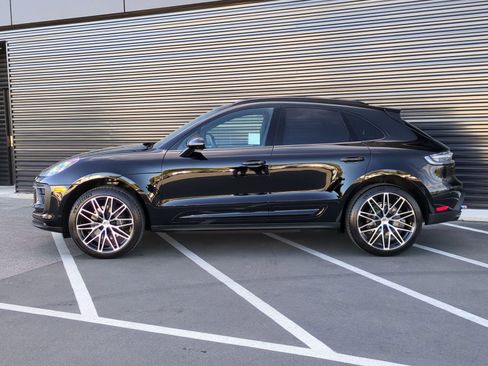 Certified 2026 Porsche Macan image 2