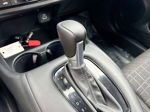 Used 2024 Honda HR-V LX image 16