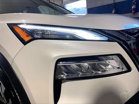 Used 2022 Nissan Rogue SV image 30