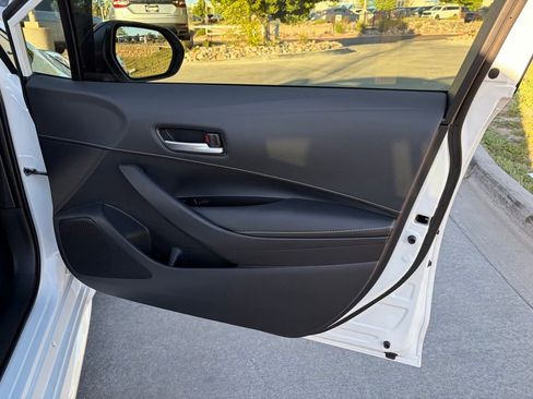 Used 2025 Toyota Corolla Hatchback FWD image 22