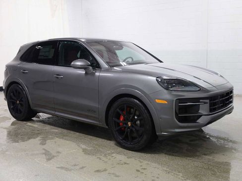 New 2026 Porsche Cayenne GTS image 13
