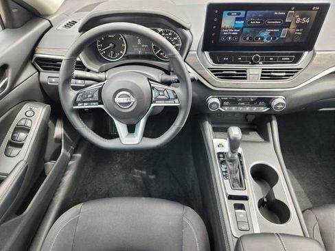 Used 2025 Nissan Altima 2.5 SV w/ SV Premium Package image 27