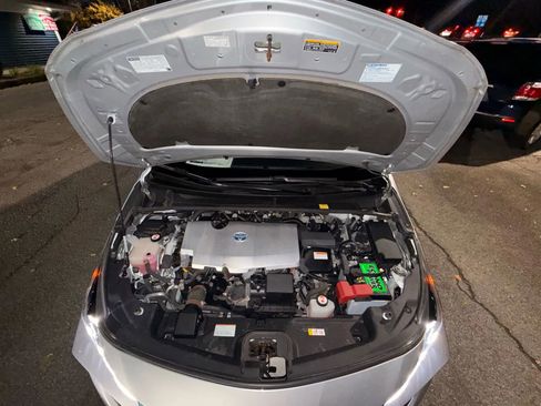 Used 2017 Toyota Prius Prime Premium image 68