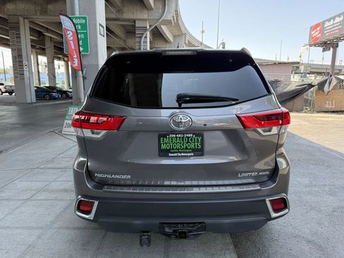 Used 2018 Toyota Highlander Limited image 6