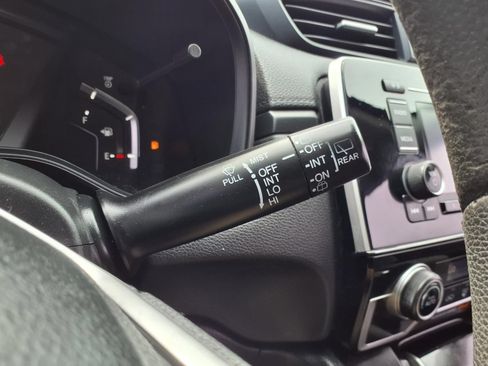 Used 2018 Honda CR-V LX image 17