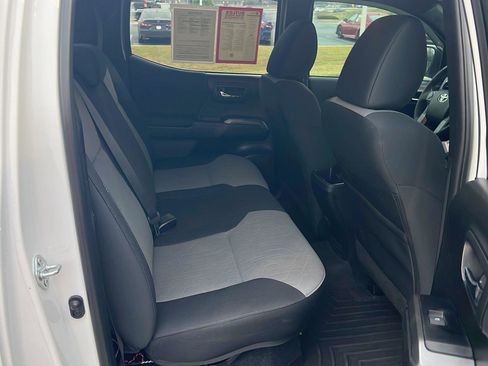 Used 2023 Toyota Tacoma TRD Off-Road w/ Technology Package image 12