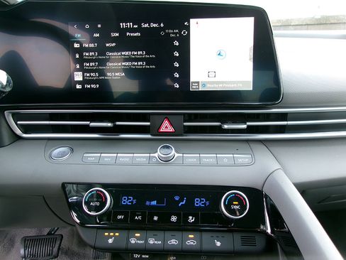 Used 2025 Hyundai Elantra SEL image 15