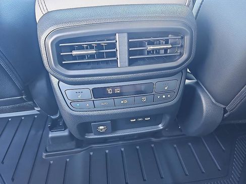 Used 2025 Honda Pilot Elite image 33
