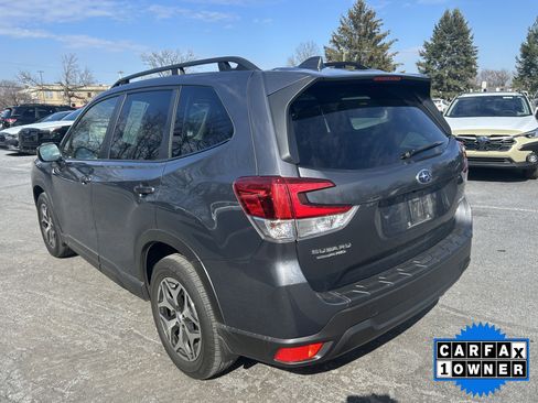 Used 2023 Subaru Forester Premium image 7
