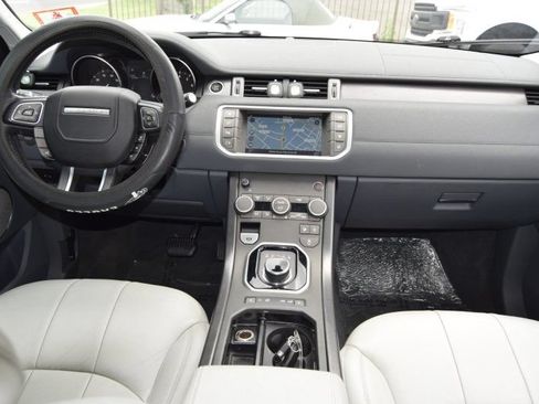 Used 2019 Land Rover Range Rover Evoque SE AWD/4WD image 28