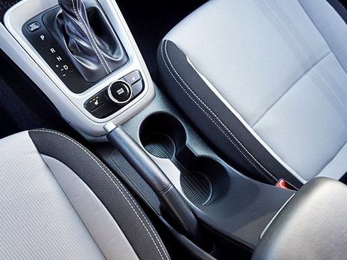 Certified 2026 Hyundai Venue SEL FWD image 32