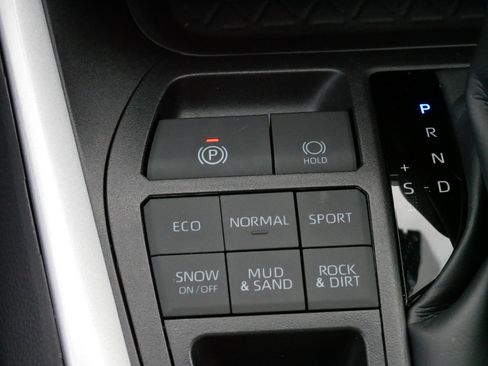 Certified 2025 Toyota RAV4 XLE Premium image 28