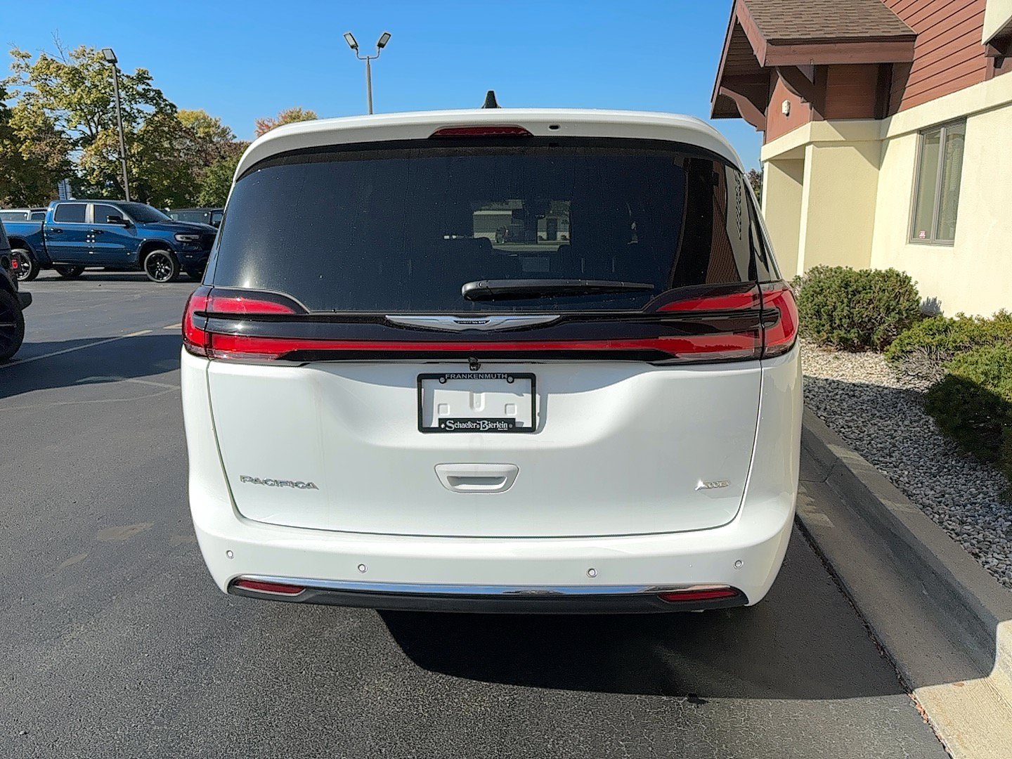 New 2026 Chrysler Pacifica Select AWD/4WD image 13