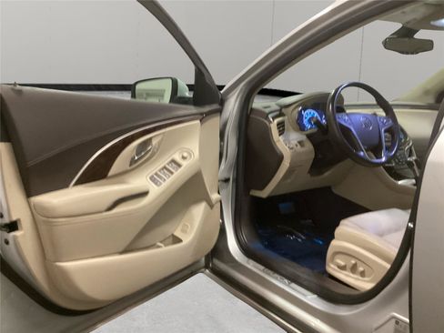 Used 2016 Buick LaCrosse Leather FWD image 23