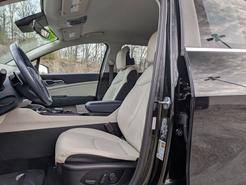 Used 2023 Kia Sportage EX image 12