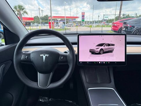 Used 2022 Tesla Model Y Long Range AWD/4WD image 18