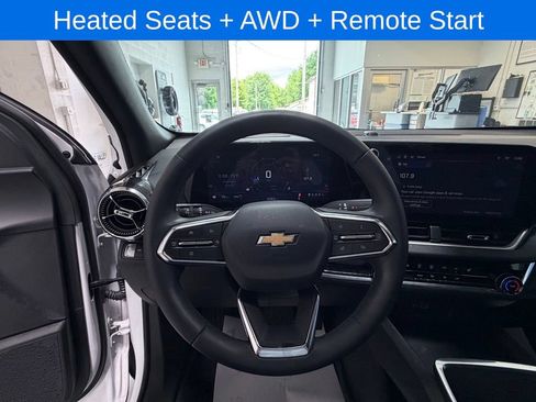 Used 2026 Chevrolet Equinox LT AWD/4WD image 11