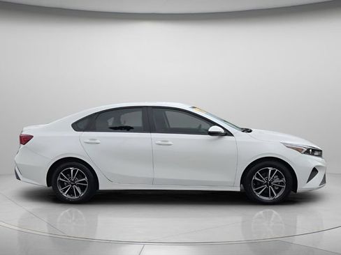 Used 2023 Kia Forte LXS w/ LXS Technology Package FWD image 9