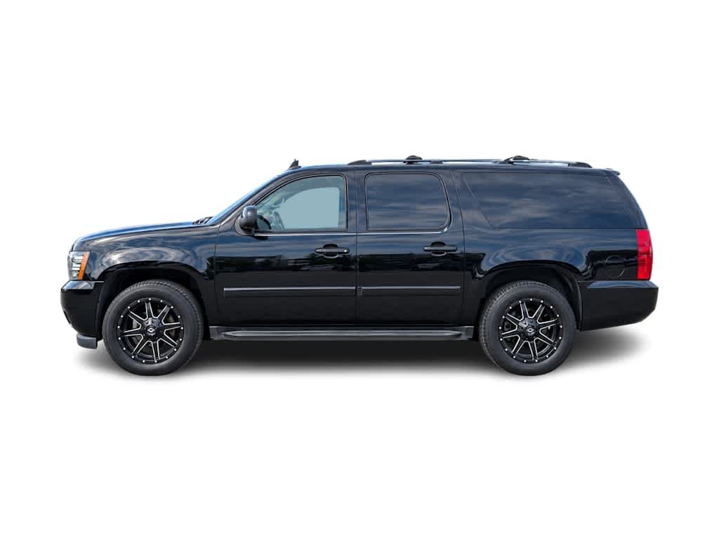 Used 2007 Chevrolet Suburban LT w/ LT Preferred Equipment Group AWD/4WD image 3