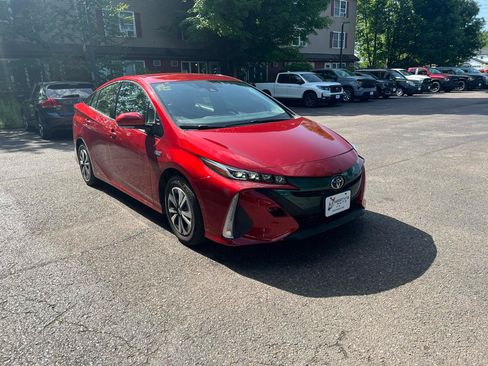 Used 2018 Toyota Prius Prime Premium FWD image 7