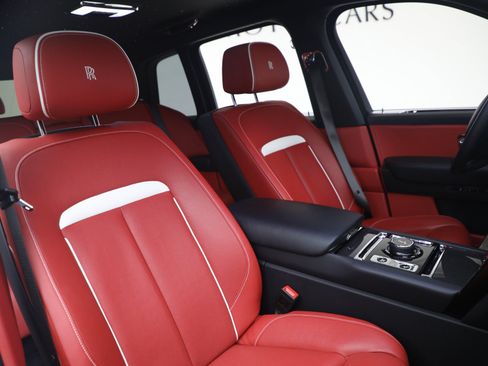 Certified 2021 Rolls-Royce Cullinan Black Badge AWD/4WD image 20