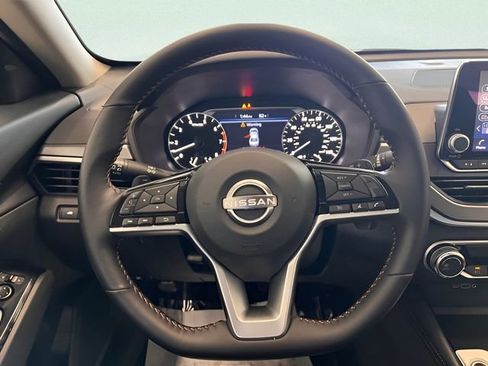 Used 2025 Nissan Altima 2.5 SR FWD image 15
