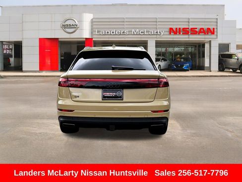 Used 2024 Audi Q8 Premium Plus AWD/4WD image 5