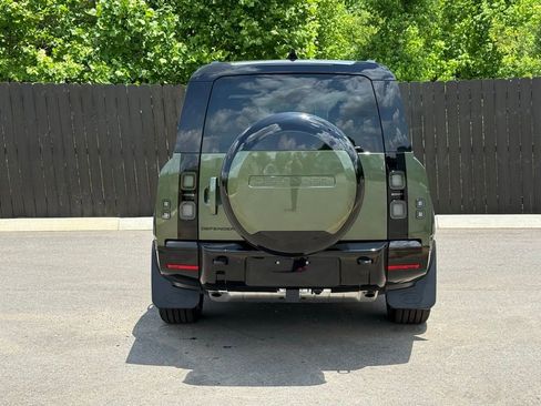 New 2026 Land Rover Defender 130 X-Dynamic SE AWD/4WD image 4