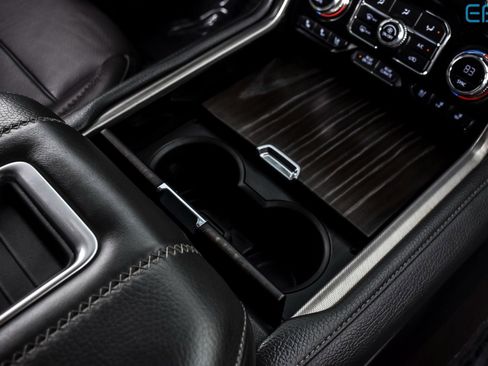 Used 2021 GMC Yukon Denali w/ Denali Premium Package image 29