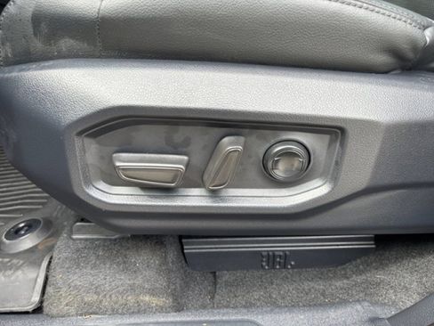 Used 2024 Toyota Tundra Limited image 11