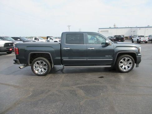 Used 2018 GMC Sierra 1500 Denali w/ Denali Ultimate Package AWD/4WD image 2