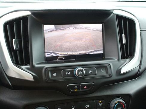 Used 2022 GMC Terrain SLE image 30