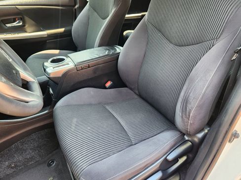 Used 2016 Toyota Prius V Three FWD image 15