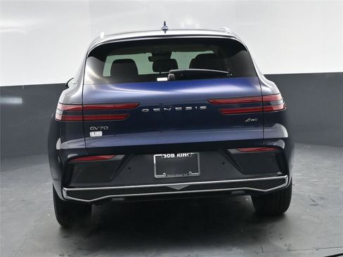 New 2026 Genesis GV70 2.5T Select image 15