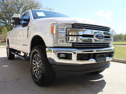 Used 2017 Ford F250 Lariat w/ Lariat Ultimate Package image 5