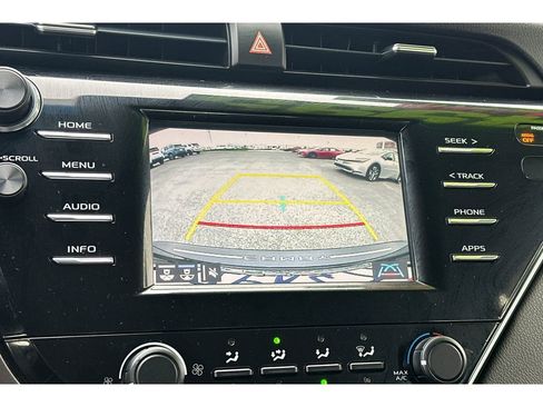 Used 2018 Toyota Camry LE w/ Convenience Package FWD image 20