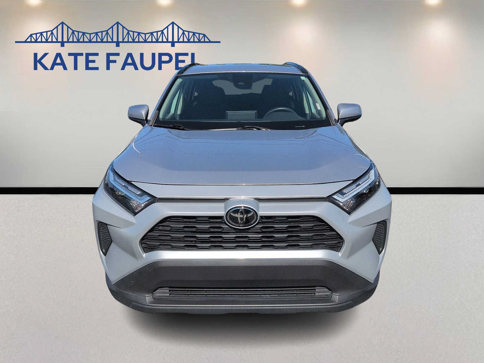 Used 2024 Toyota RAV4 XLE FWD image 2