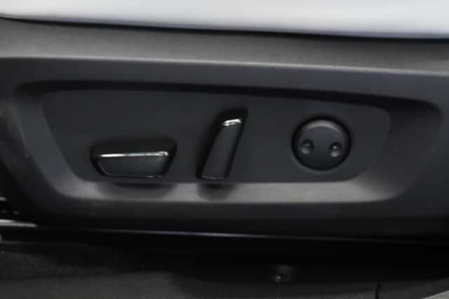 Used 2025 Mitsubishi Outlander AWD image 26