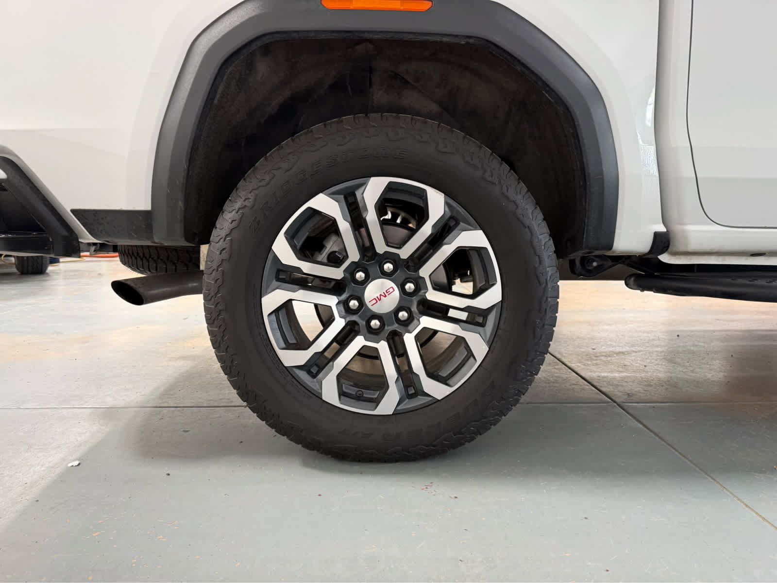 Used 2024 GMC Canyon AT4 w/ Technology Package AWD/4WD image 11
