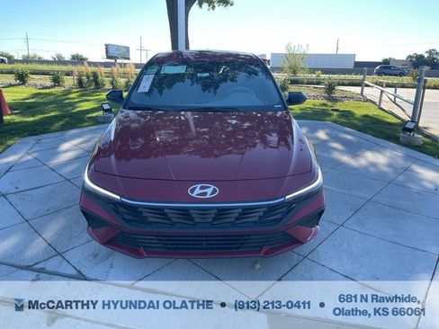 Certified 2025 Hyundai Elantra Sport FWD image 11