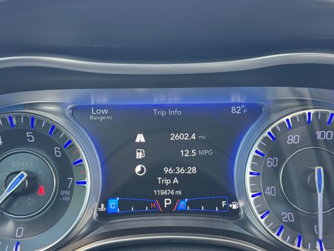 Used 2018 Chrysler 300 Touring w/ Sport Appearance Package RWD image 14