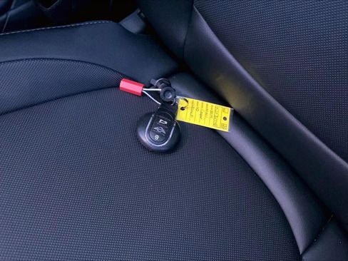 Used 2019 MINI Cooper 4-Door Hardtop w/ Premium Package image 14