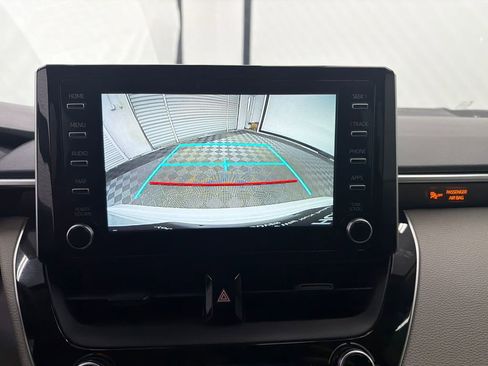 Used 2020 Toyota Corolla LE image 28