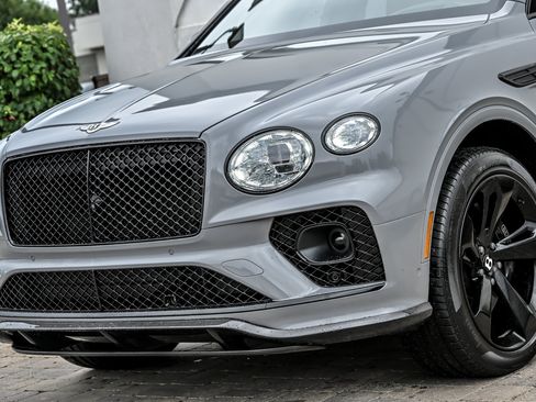 Used 2022 Bentley Bentayga AWD/4WD image 6