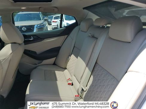 Used 2017 Nissan Maxima Platinum FWD image 28