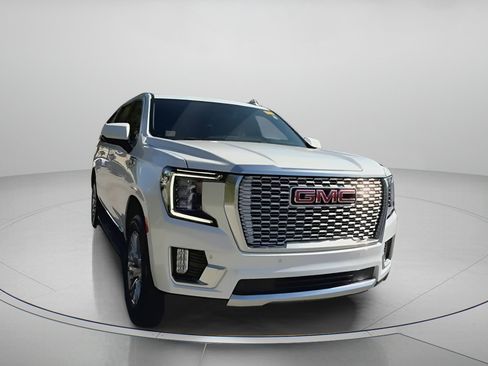 Used 2024 GMC Yukon XL Denali image 4