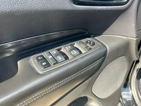 Used 2021 Dodge Durango SXT RWD image 18